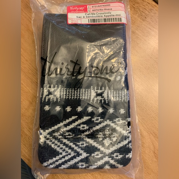 Look jazzy with this brand new Thirty-one crossbody phone carrier! - Picture 2 of 3